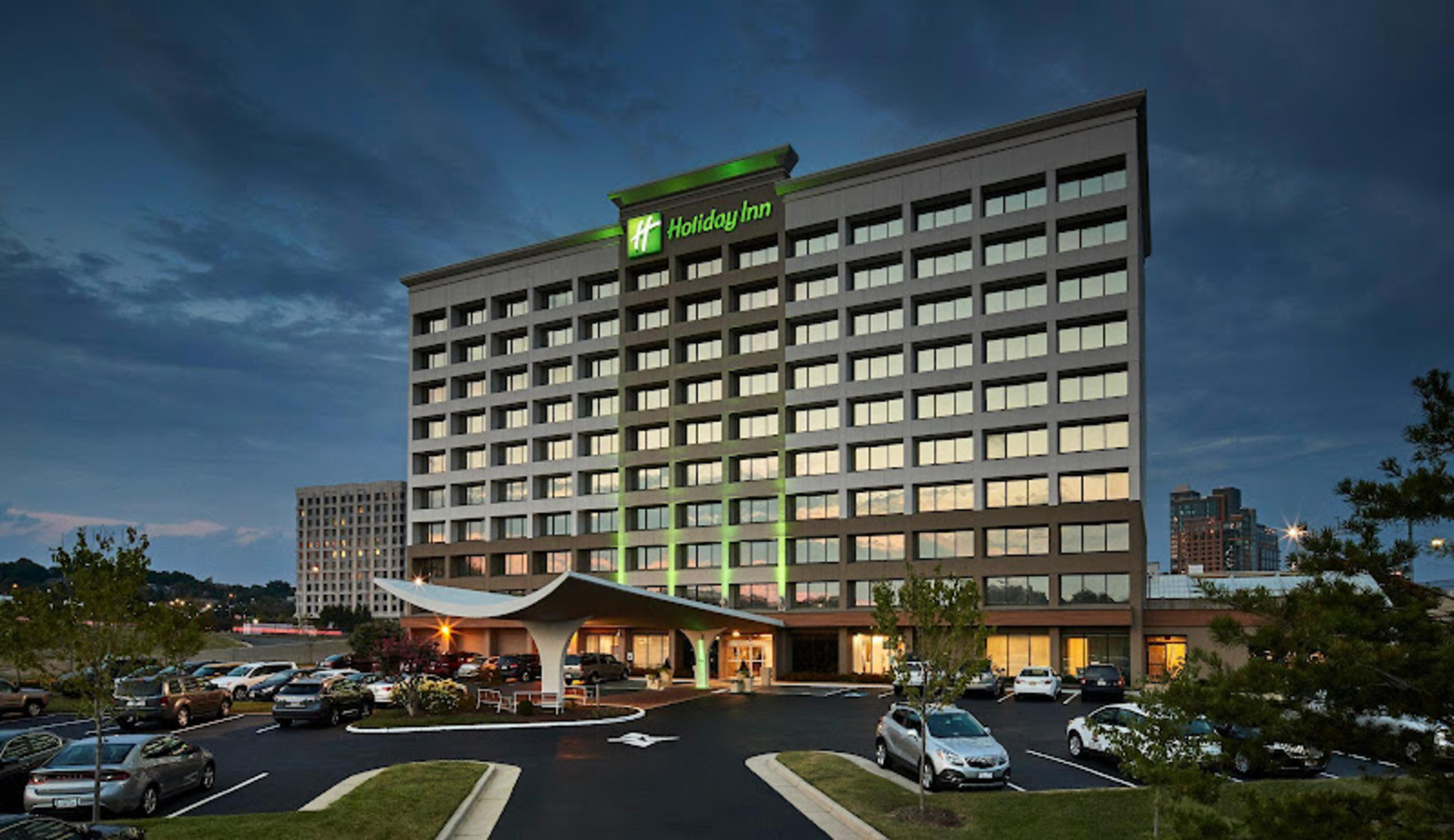 Holiday Inn Alexandria - Carlyle, an IHG Hotel