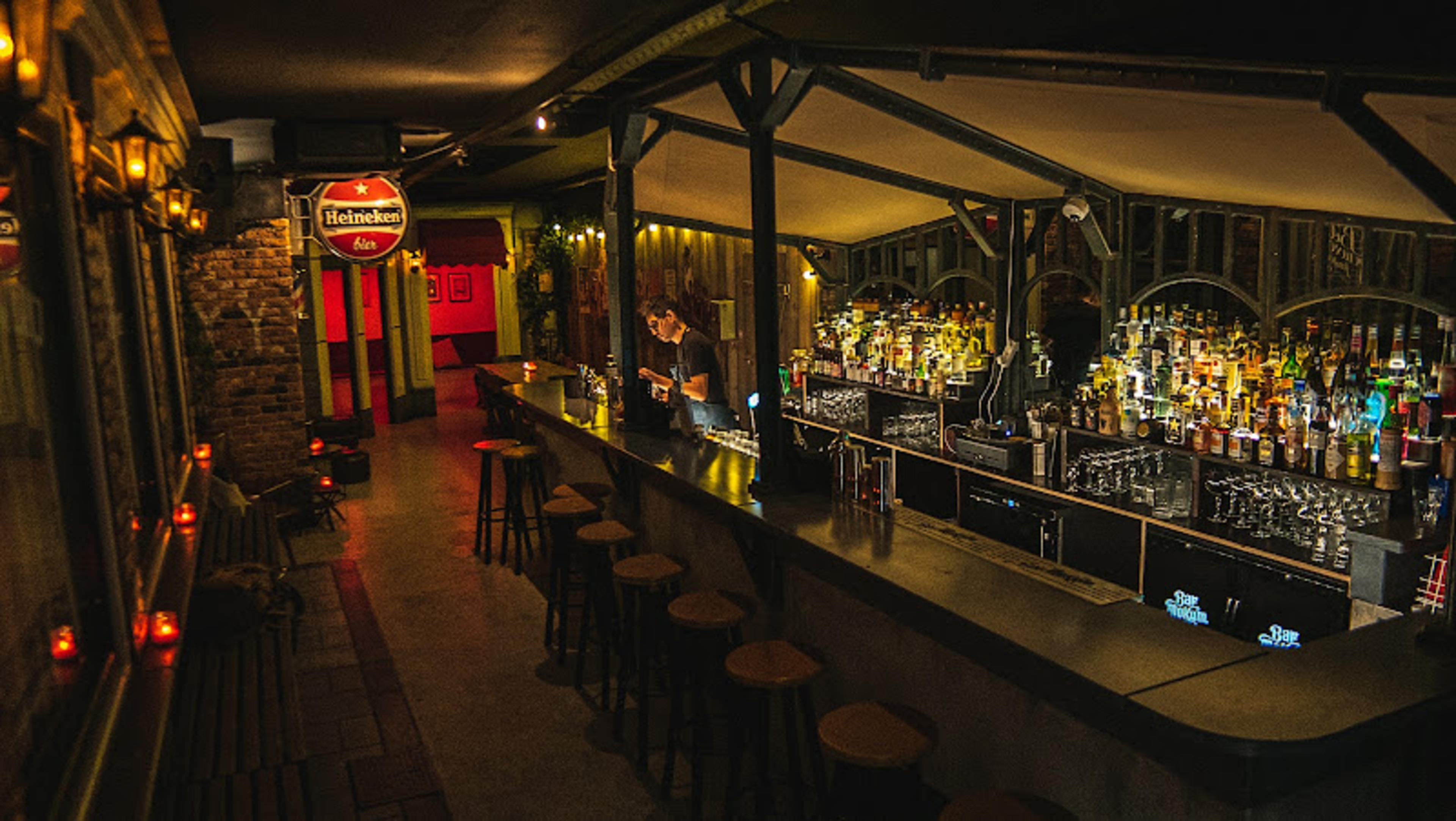 Bar Mokum