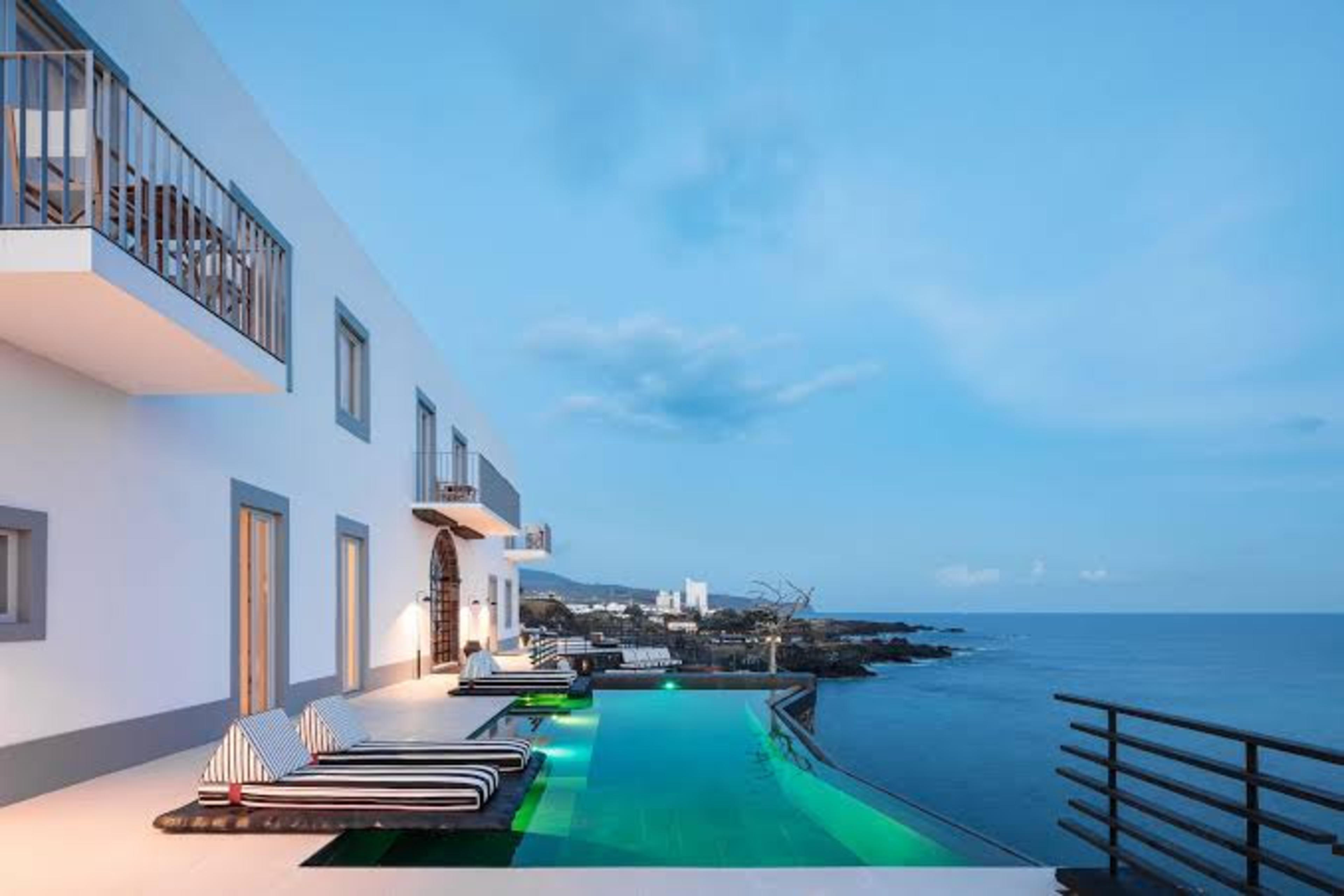 White Exclusive Suites & Villas