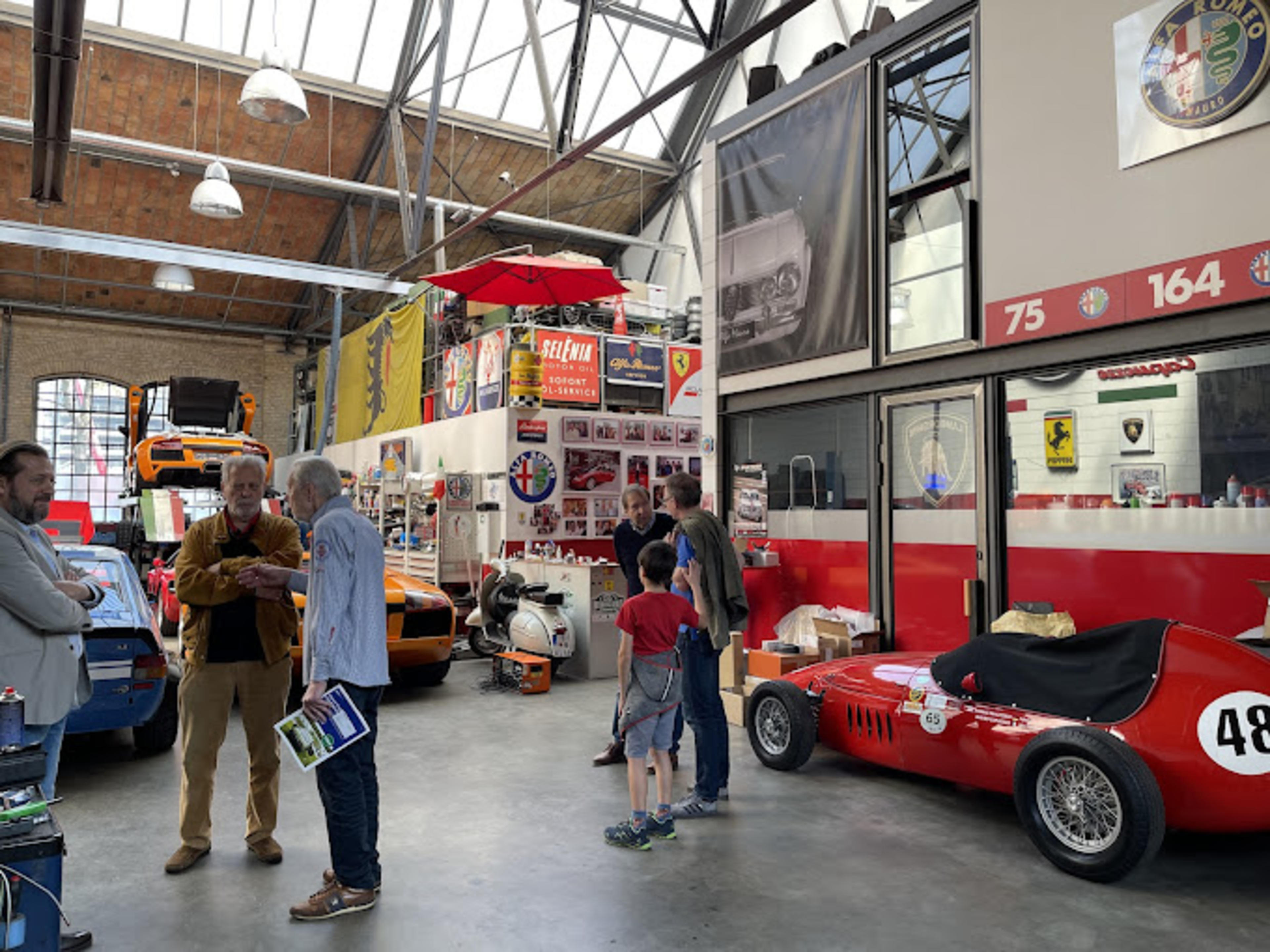 Berlin and car culture - Walking Tour ESP/ENG