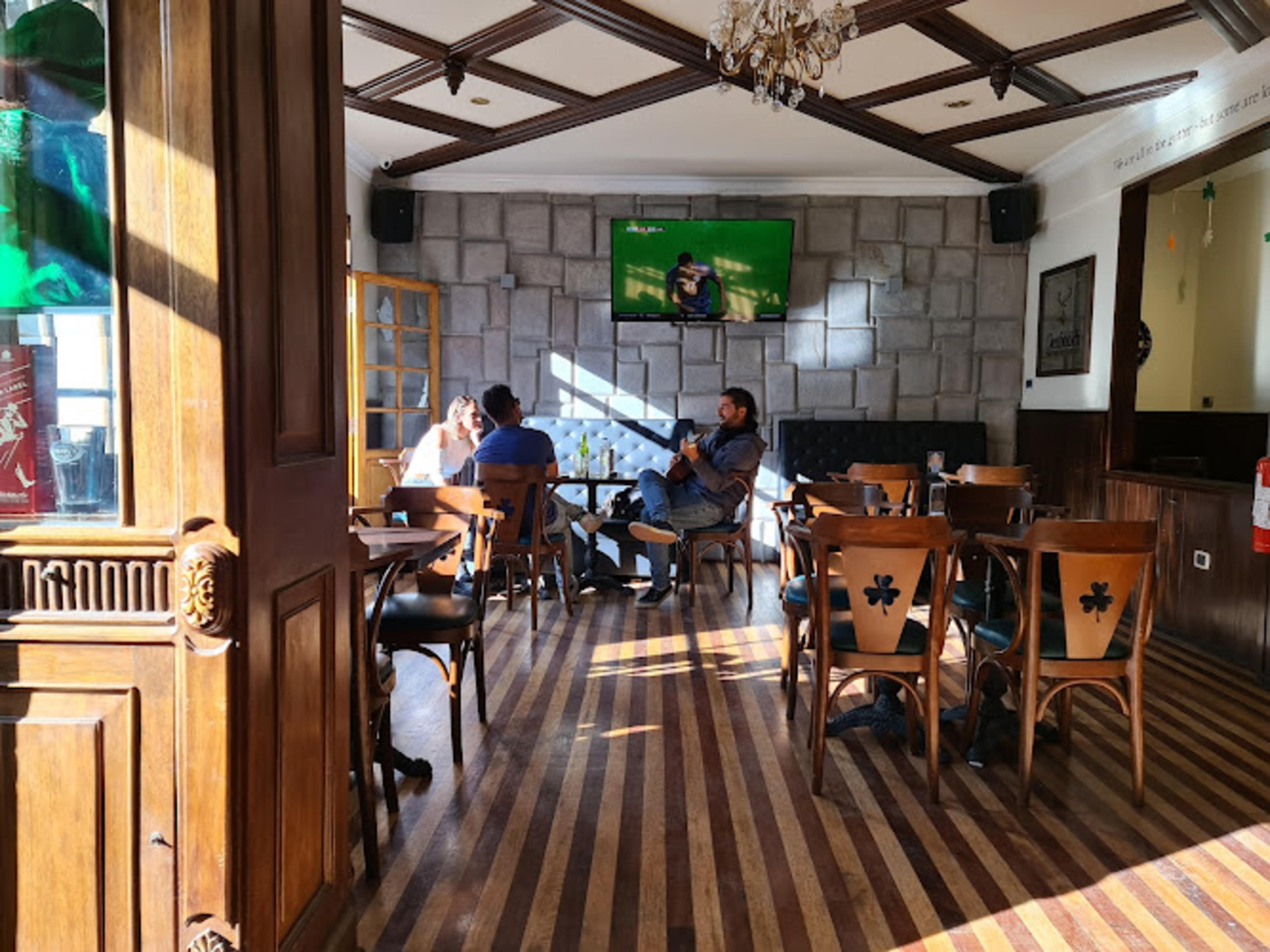 Molly's Irish Bar and Restaurant Cusco