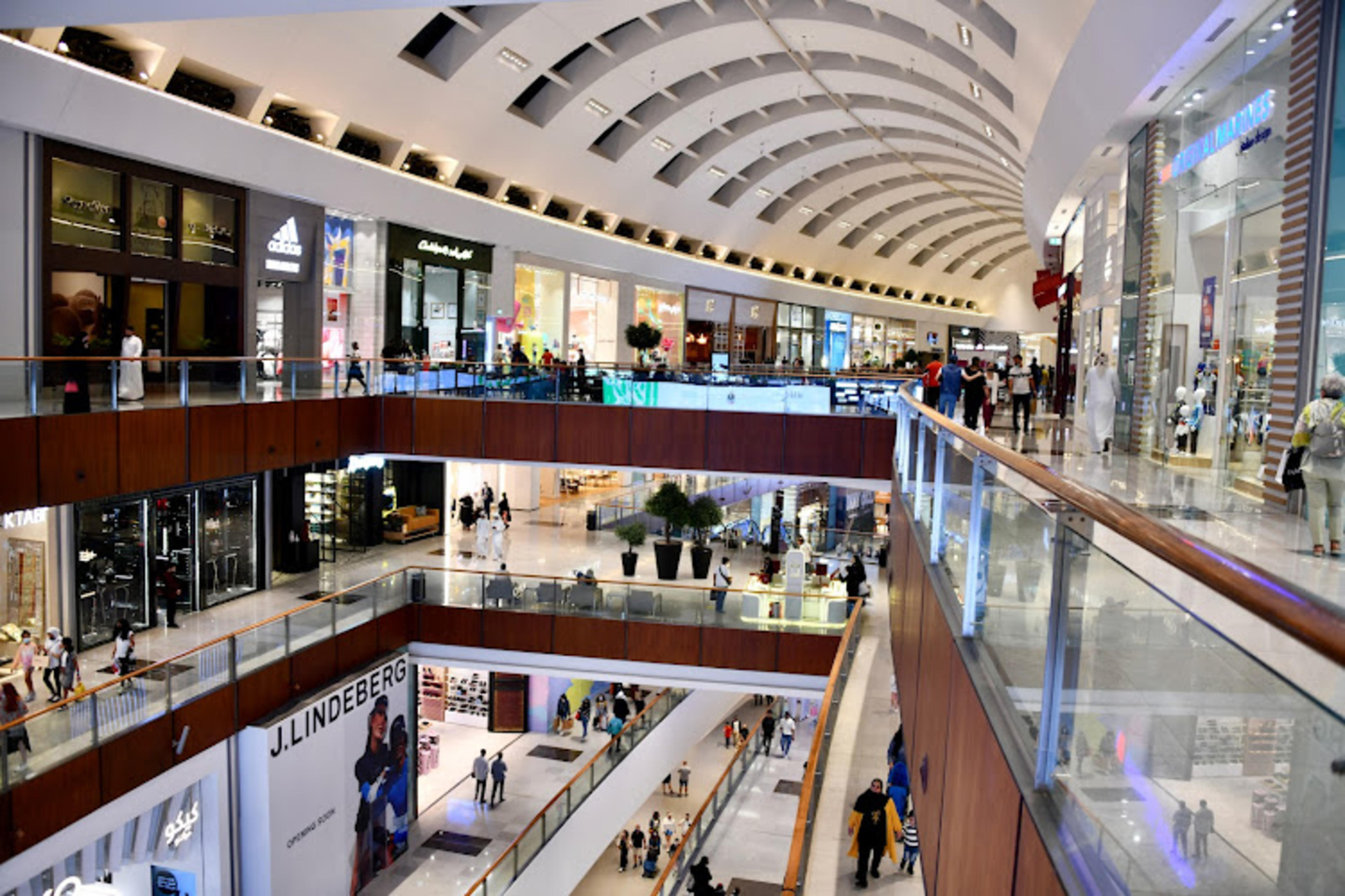 Dubai Mall Fashion Avenue
