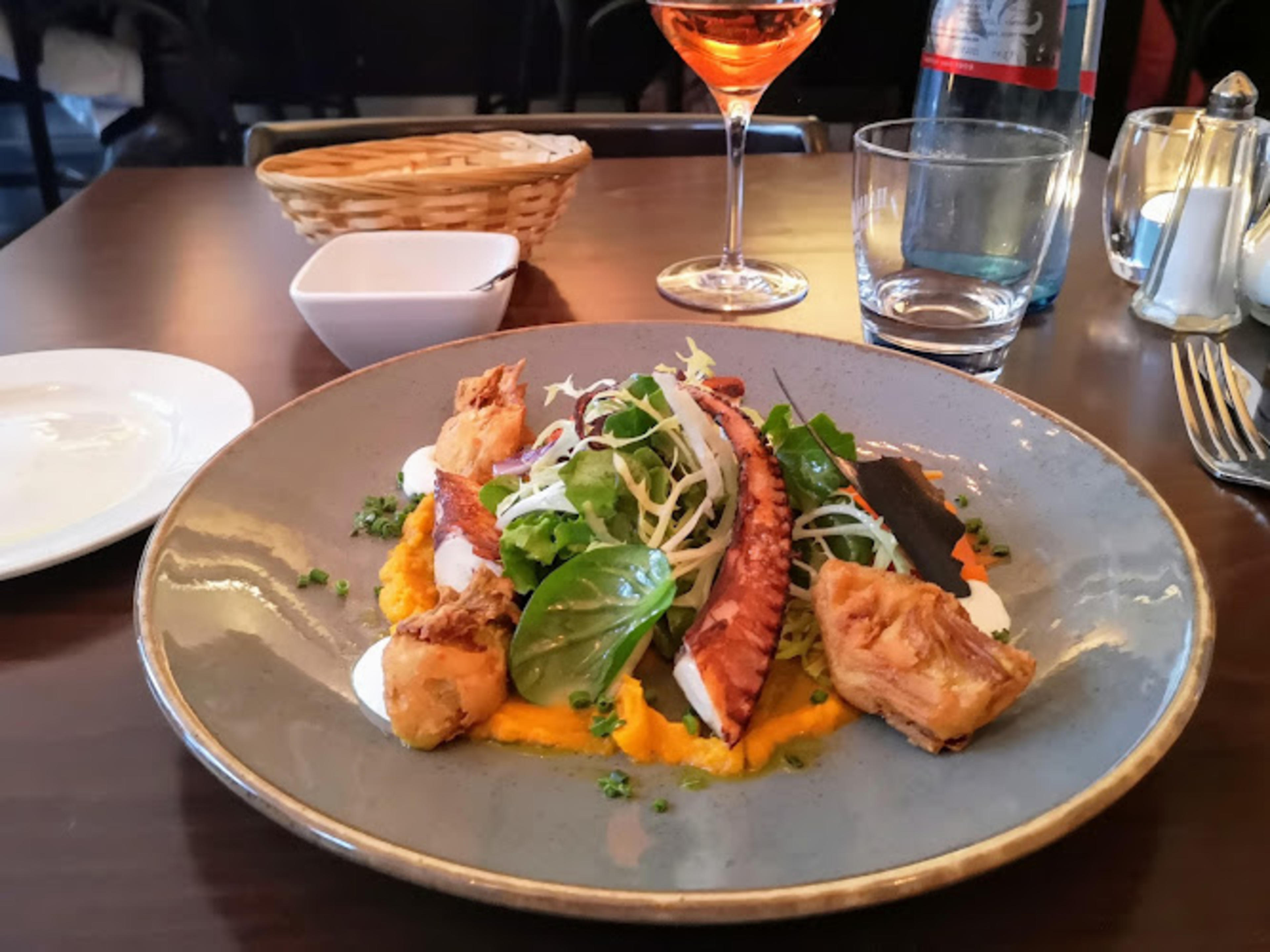 Parlin | Essen und Weinbar