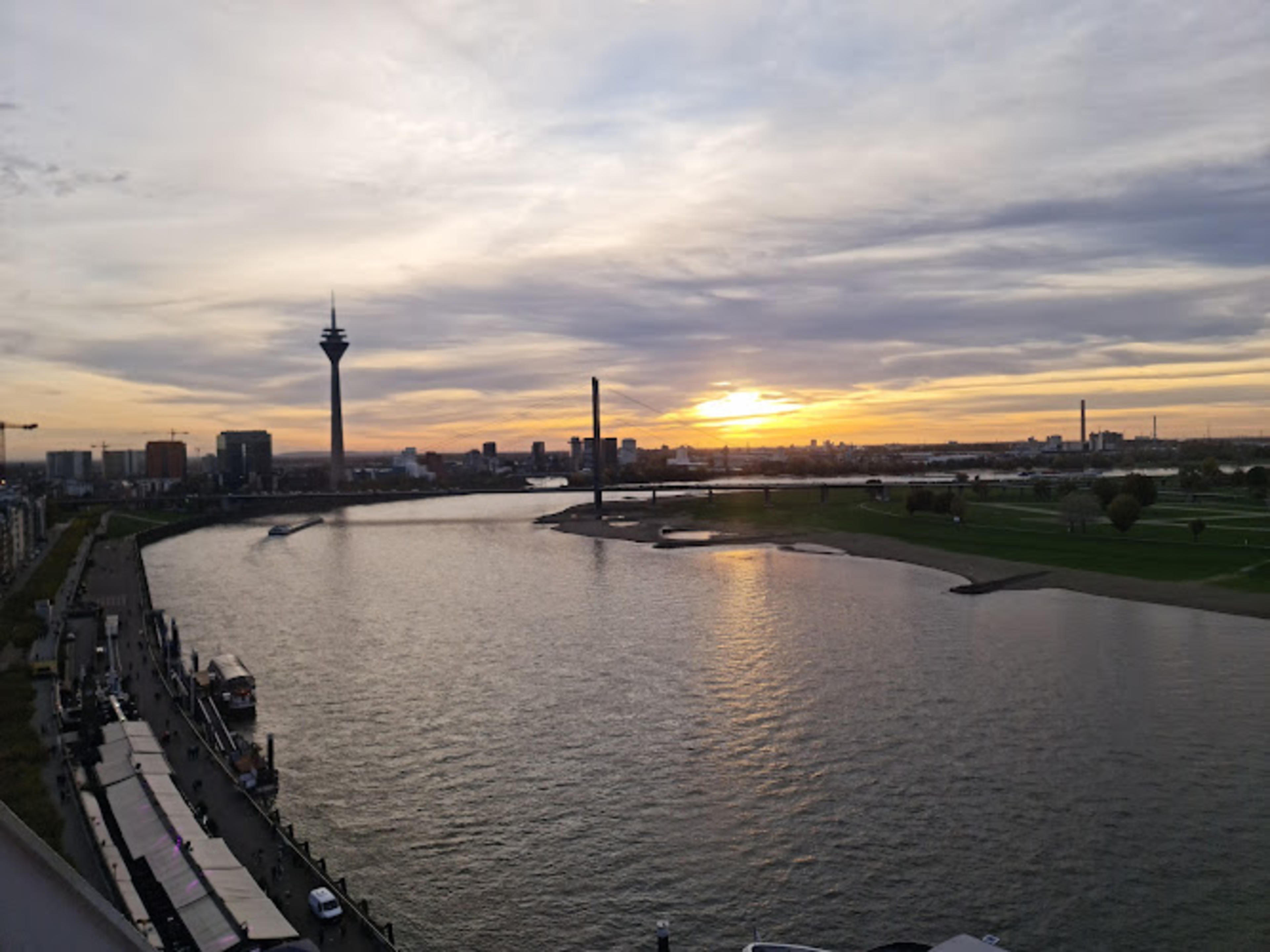 Rheinuferpromenade