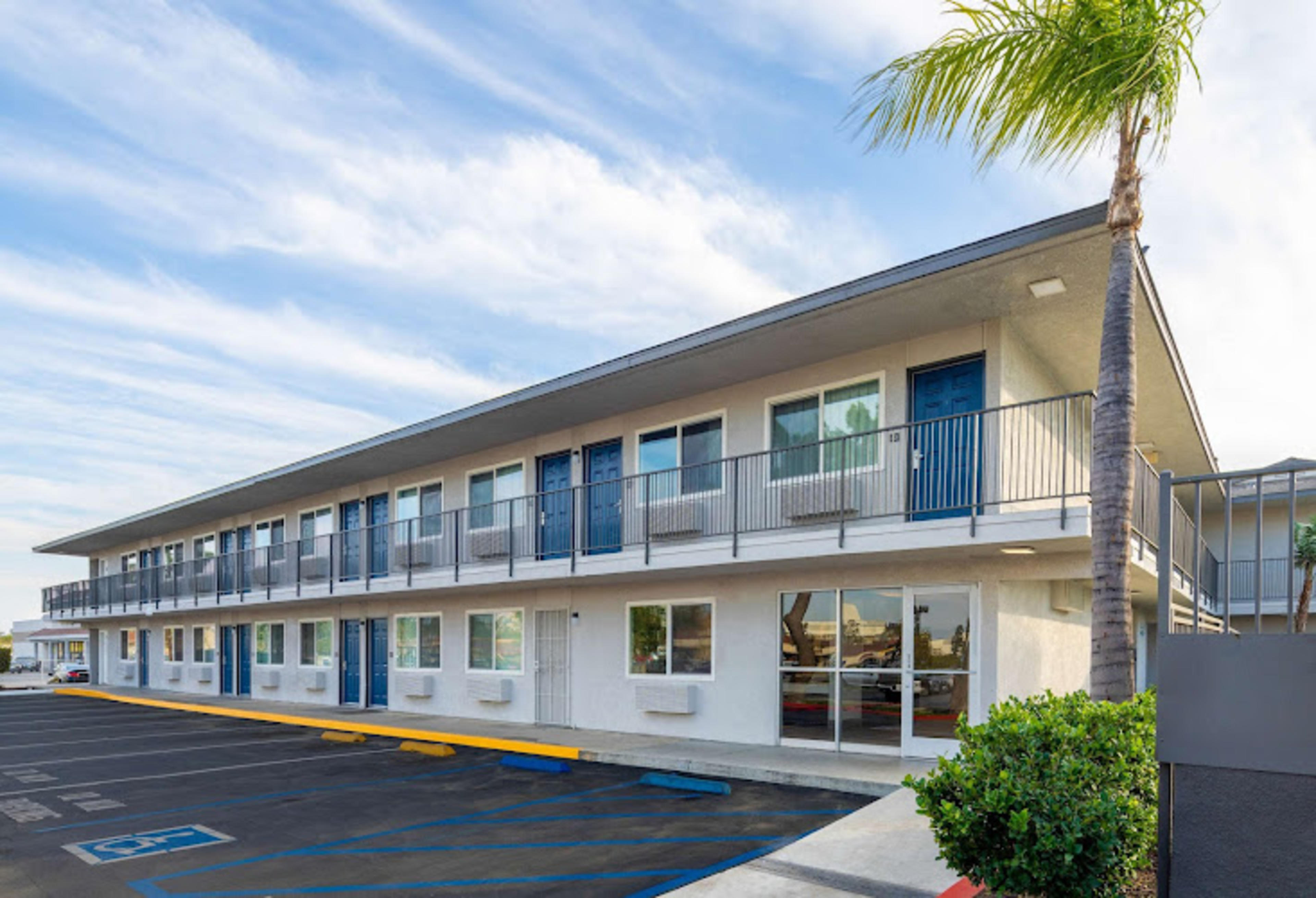Motel 6 Fontana, CA