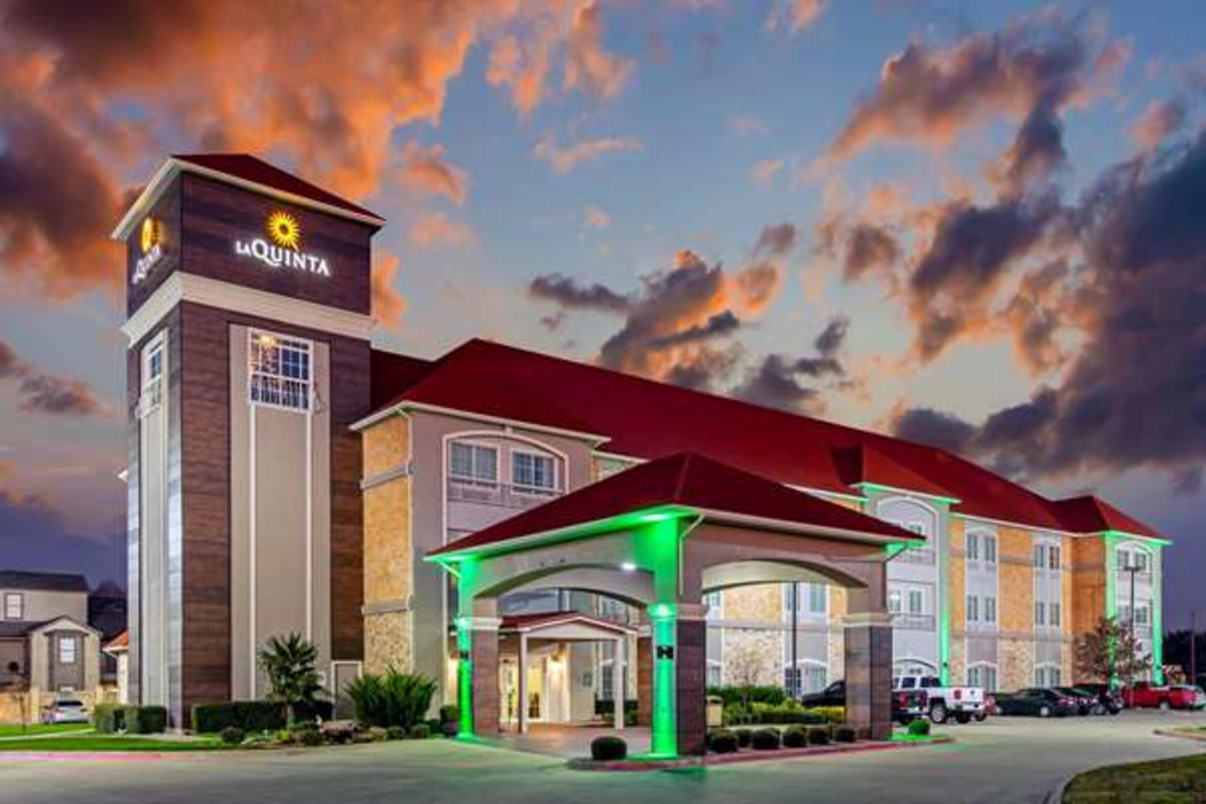 La Quinta Inn & Suites by Wyndham Garland Harbor Point