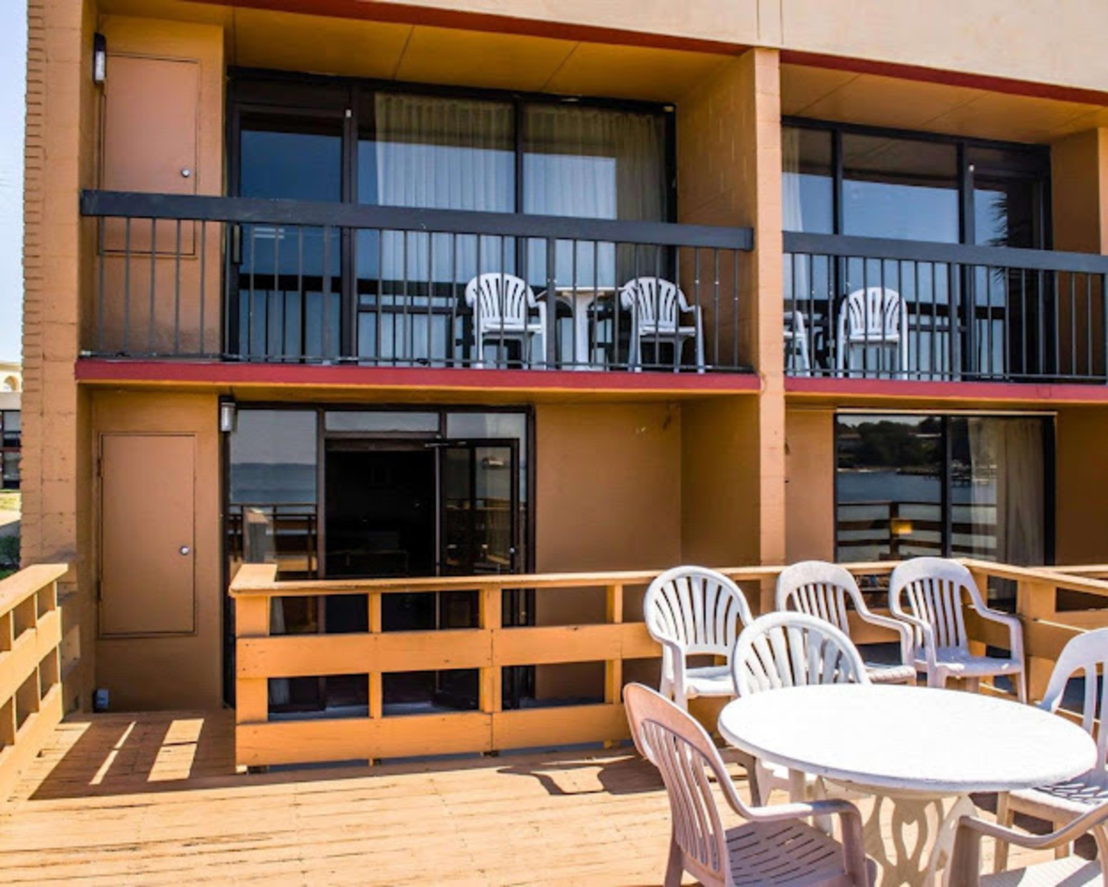 Quality Inn & Suites on the Bay near Pensacola Beach