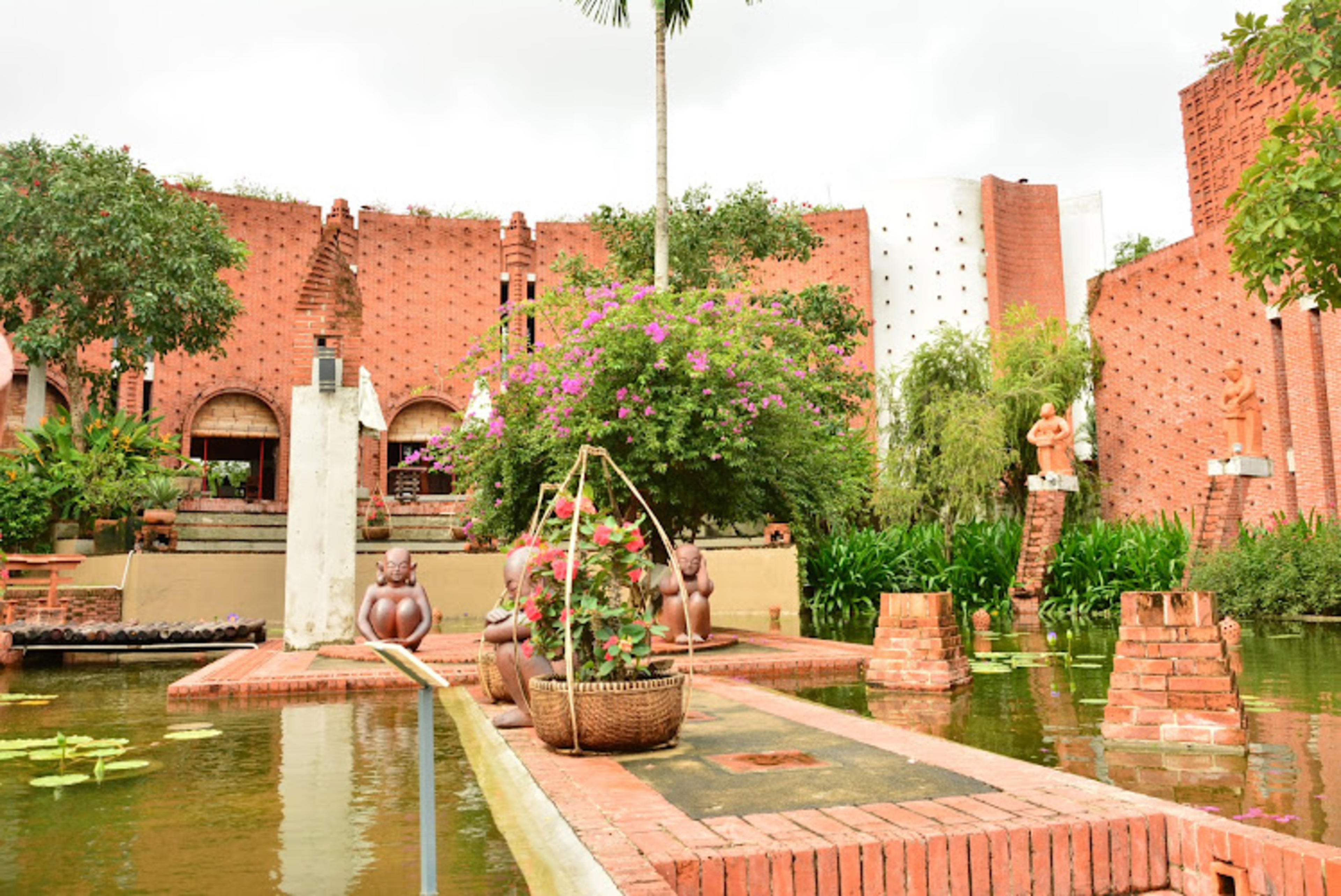 Thanh Hà Terracotta Park