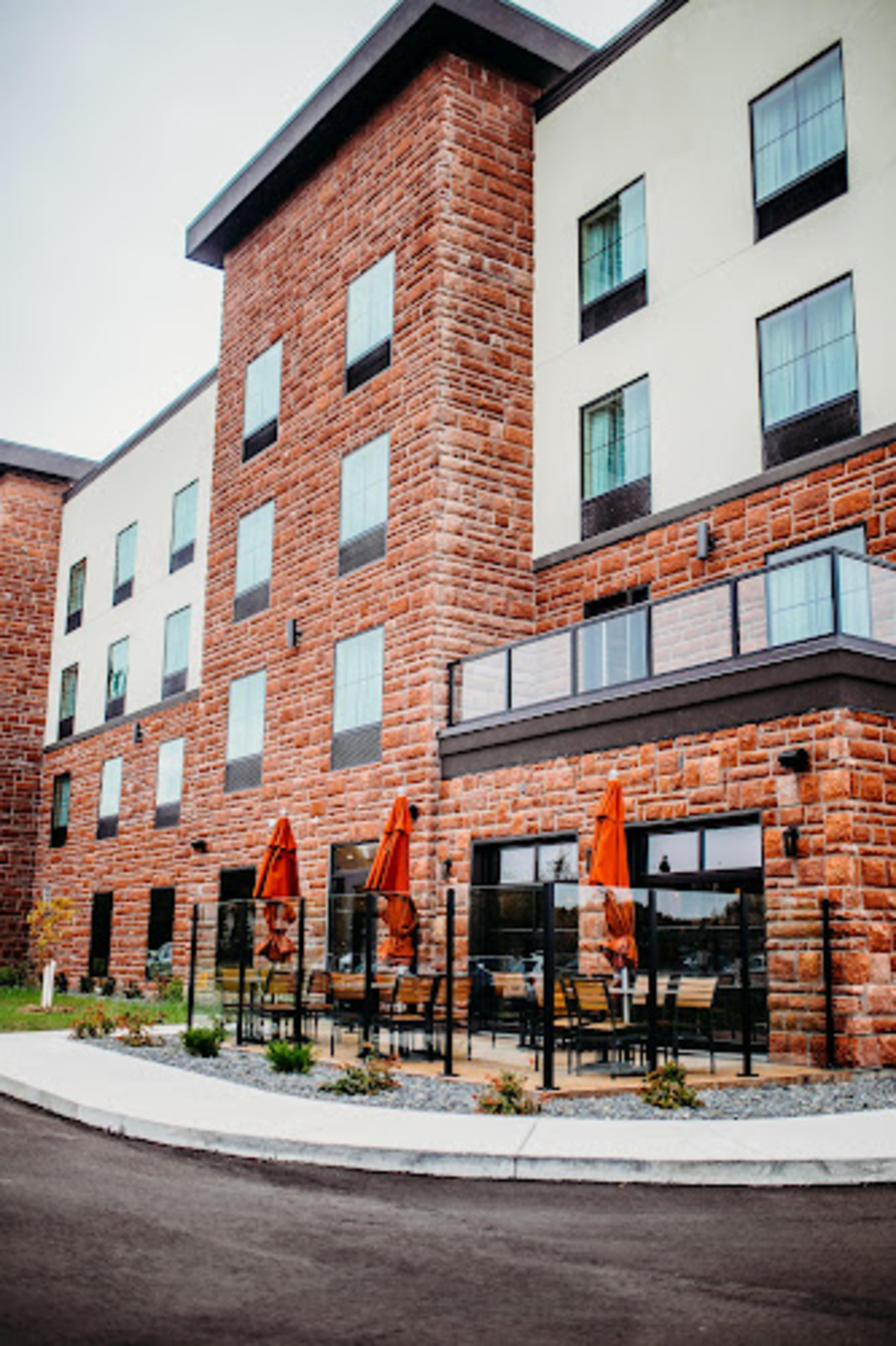 Cobblestone Hotel & Suites - International Falls