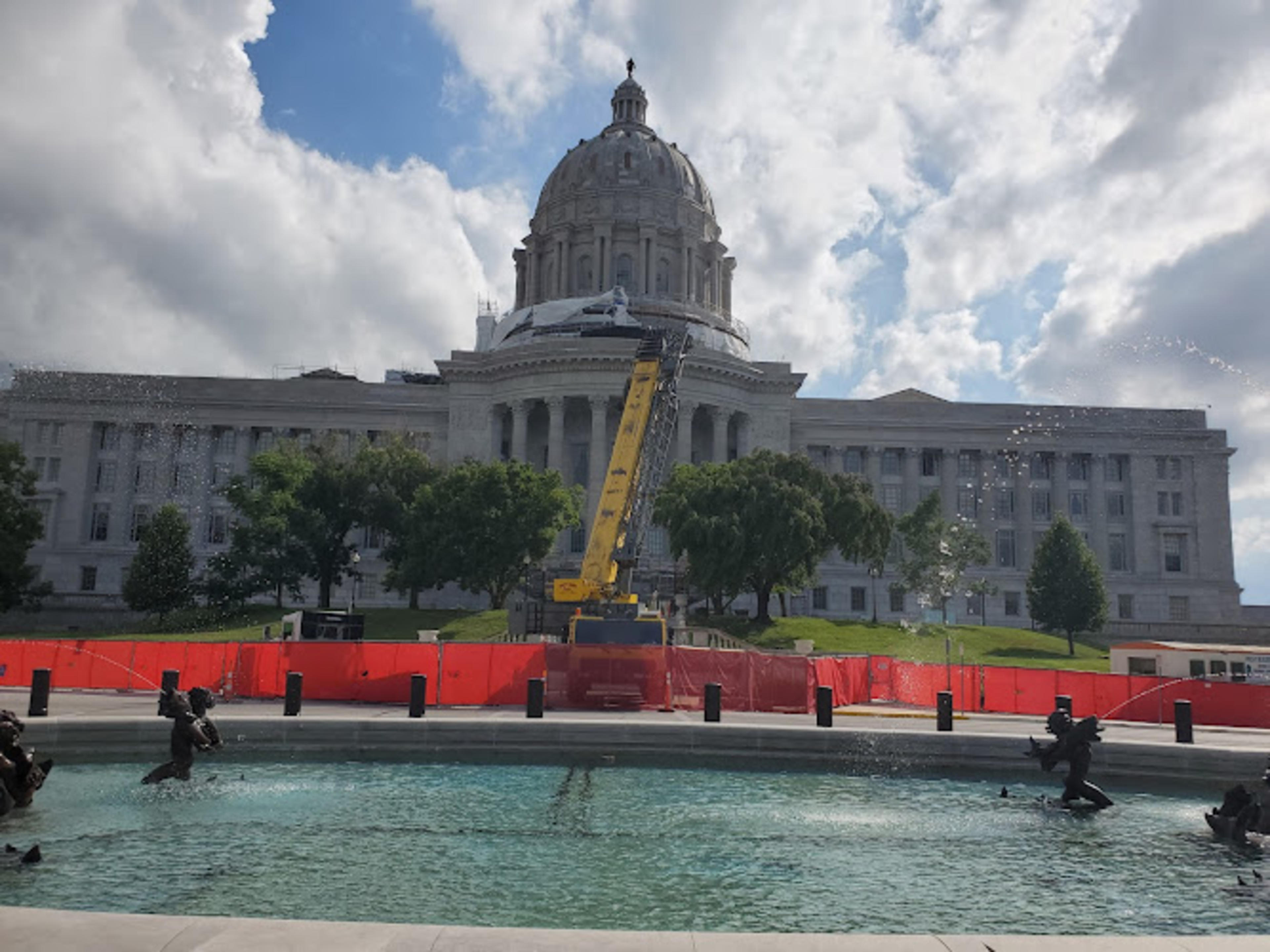 Louisiana Purchase Treaty Monument and Fountain