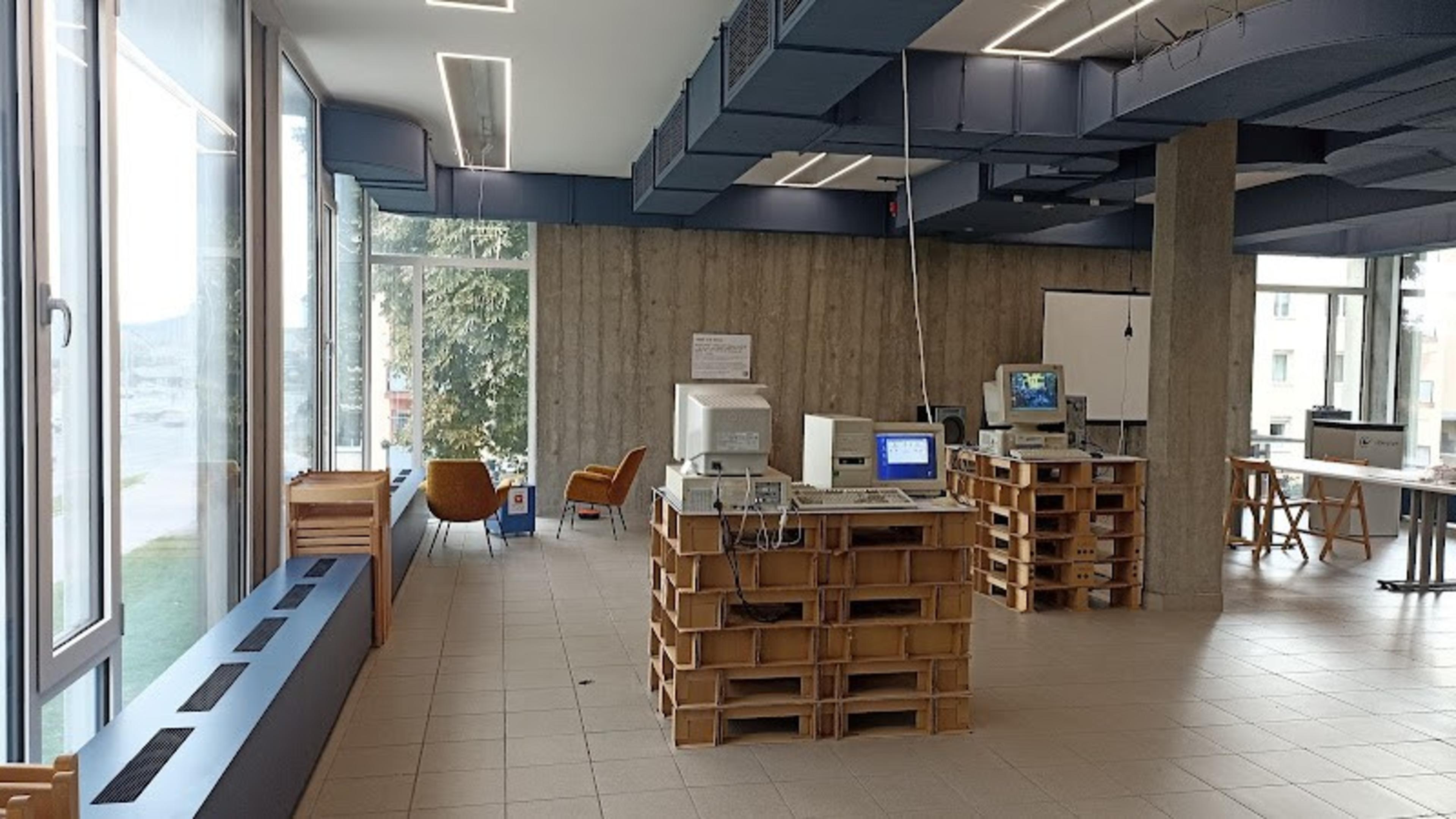Računalniški muzej / Slovenian Computer History Museum