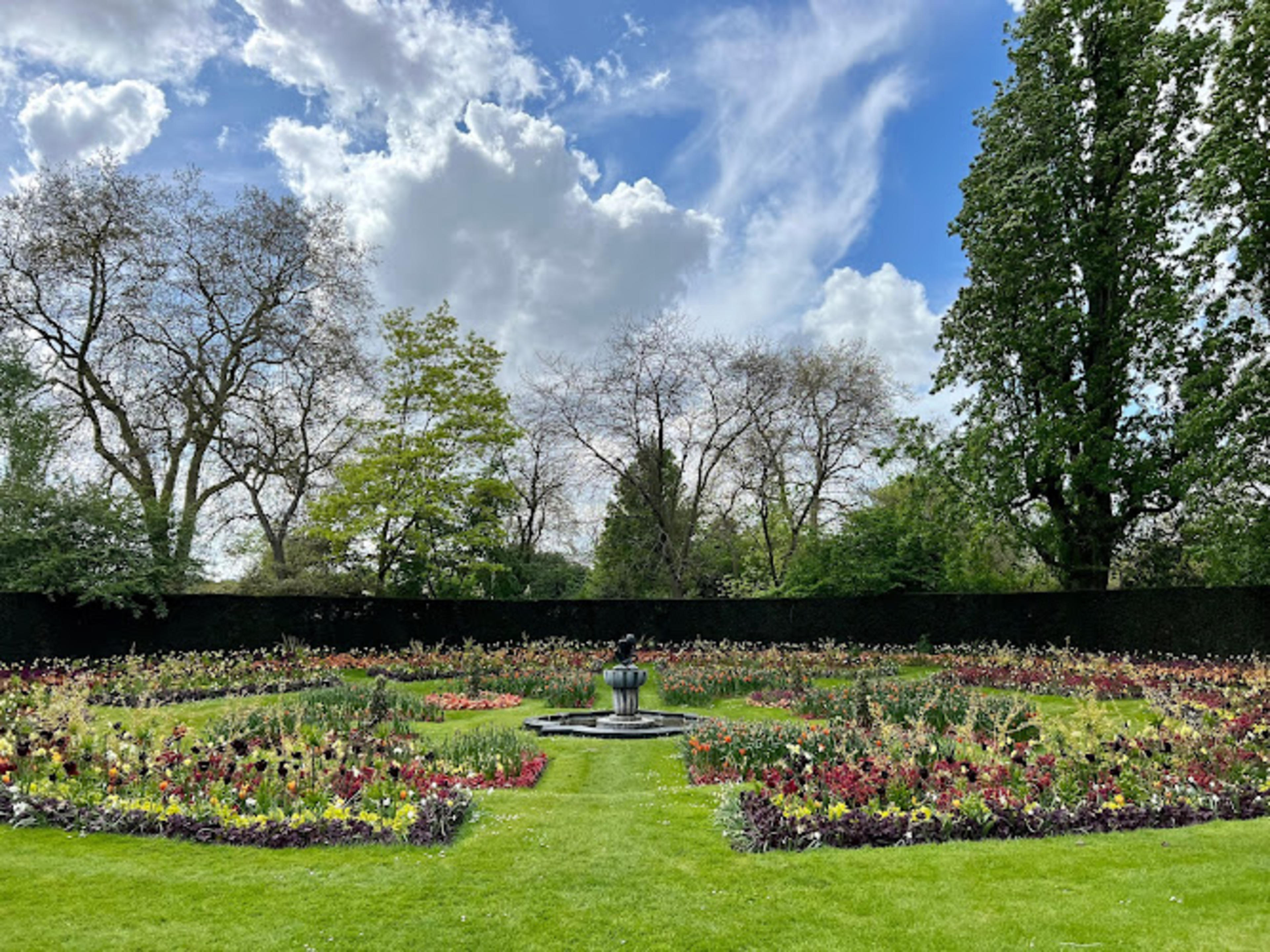 Queen Mary's Rose Gardens