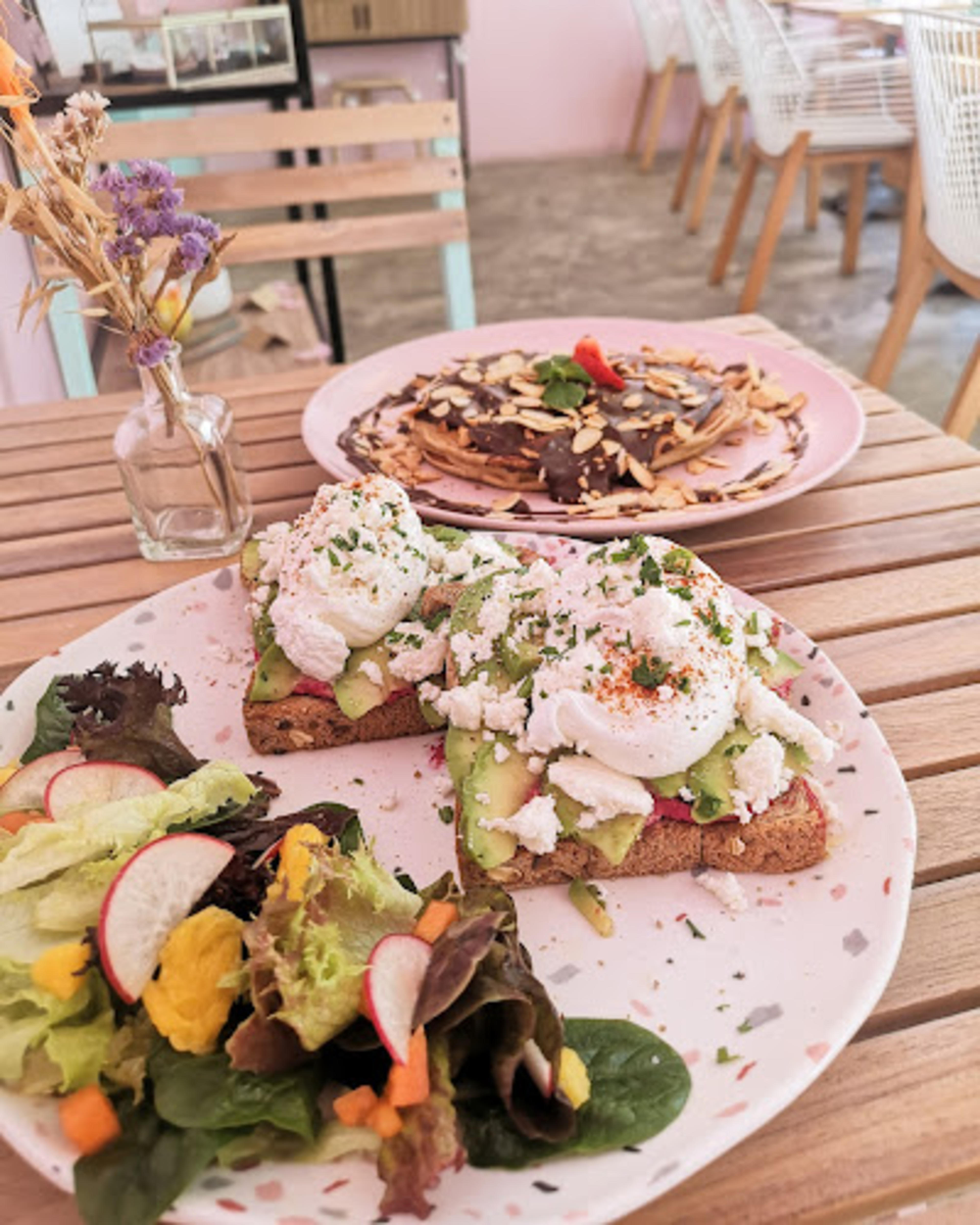 Mya Petit Café brunch restaurant