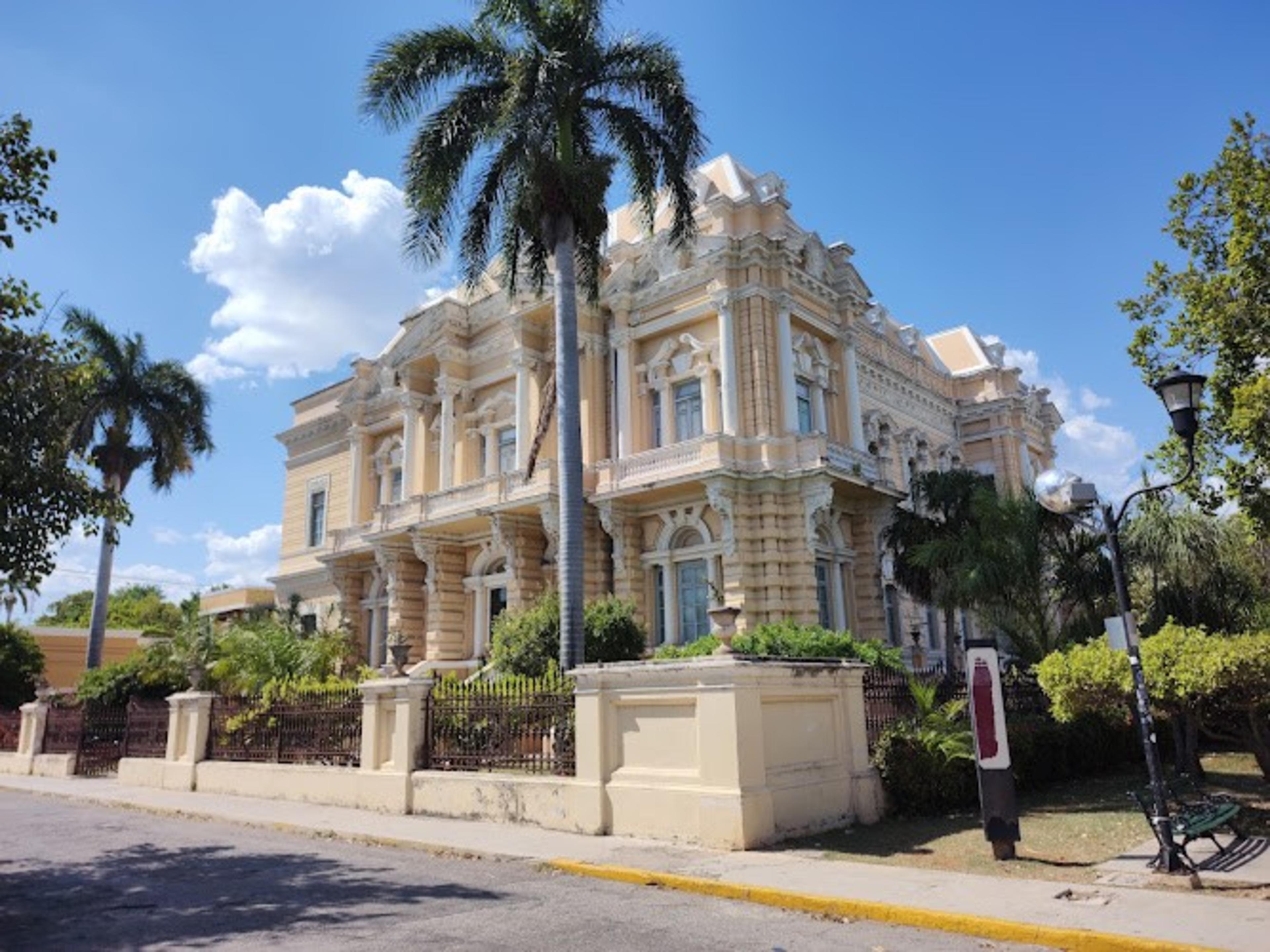 Museo Regional de Antropología, Palacio Cantón