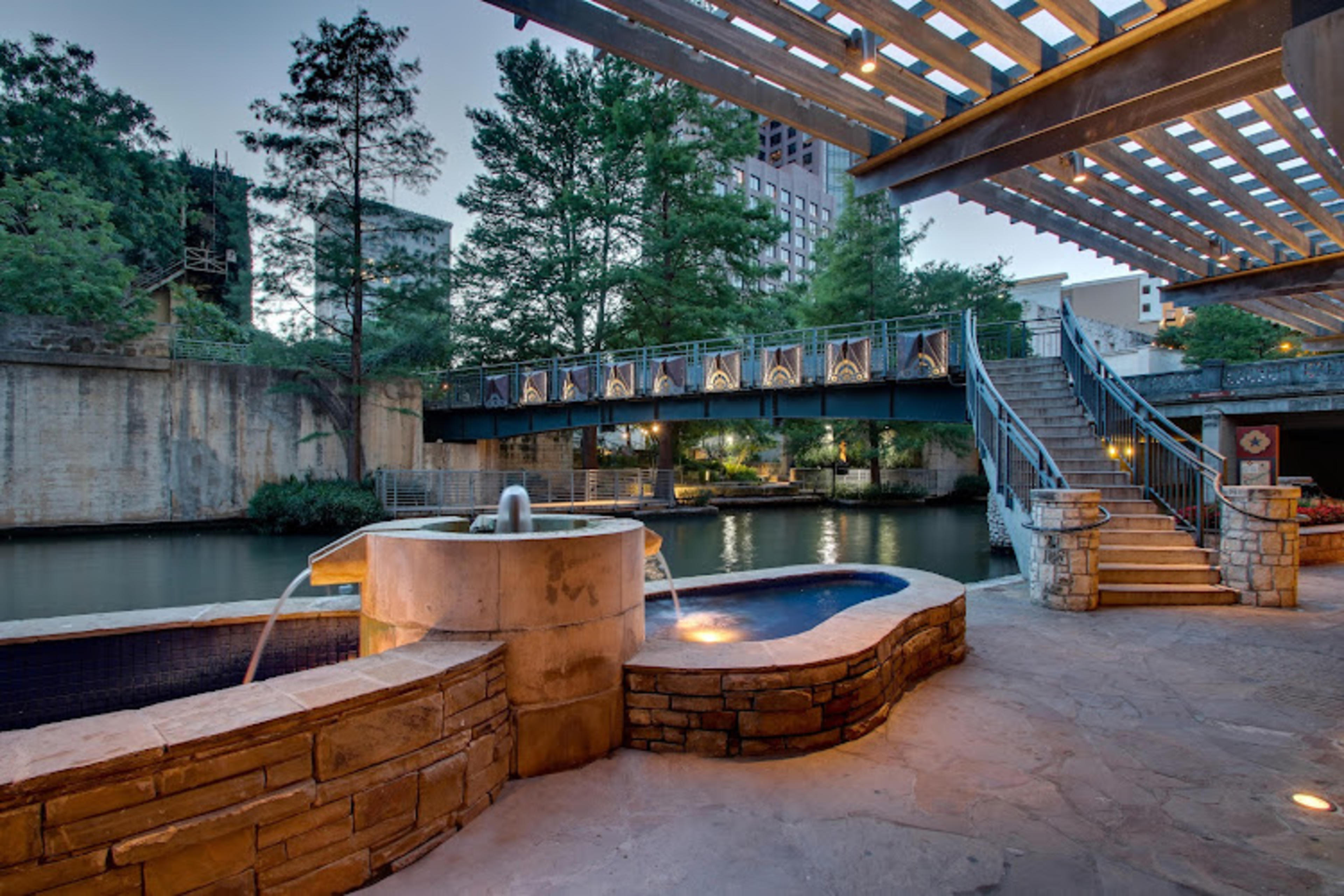 Drury Plaza Hotel San Antonio Riverwalk