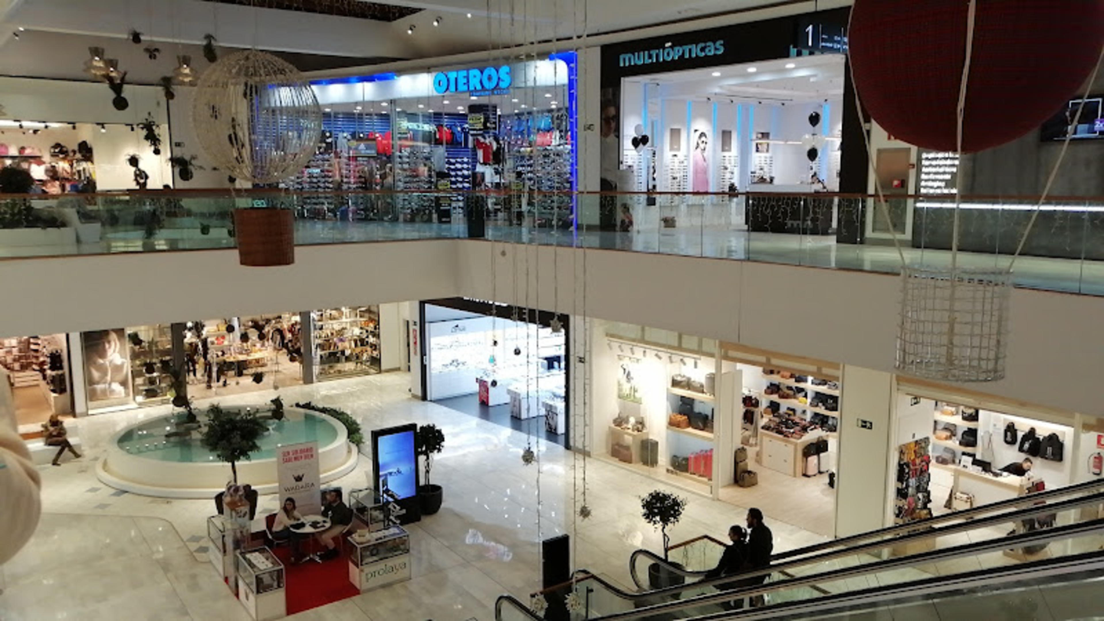 Centro Comercial Los Arcos