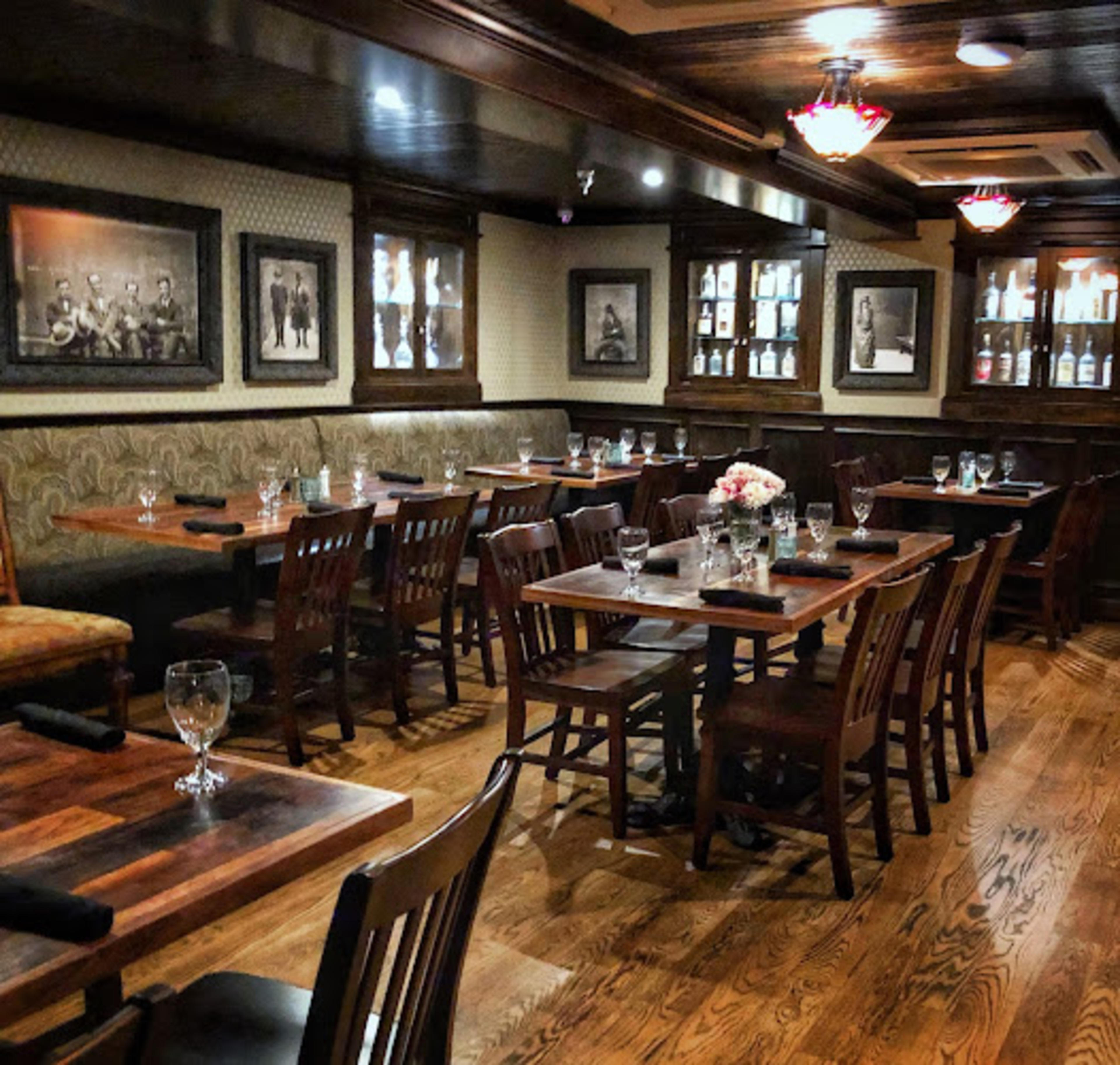 Nola's ...Creole & Cocktails