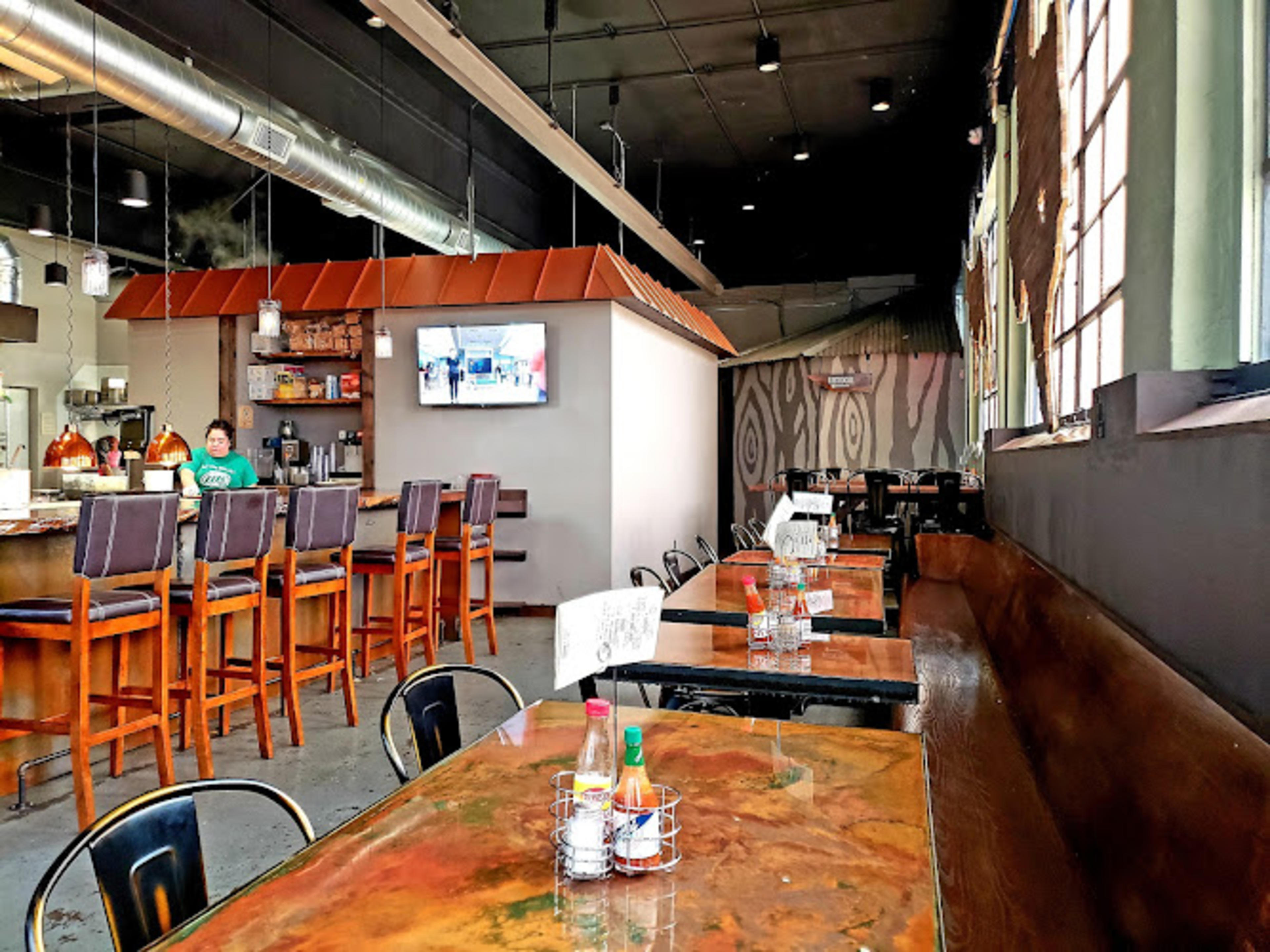 The Smokin' Oak Barbeque Restaurant, Bar & Catering