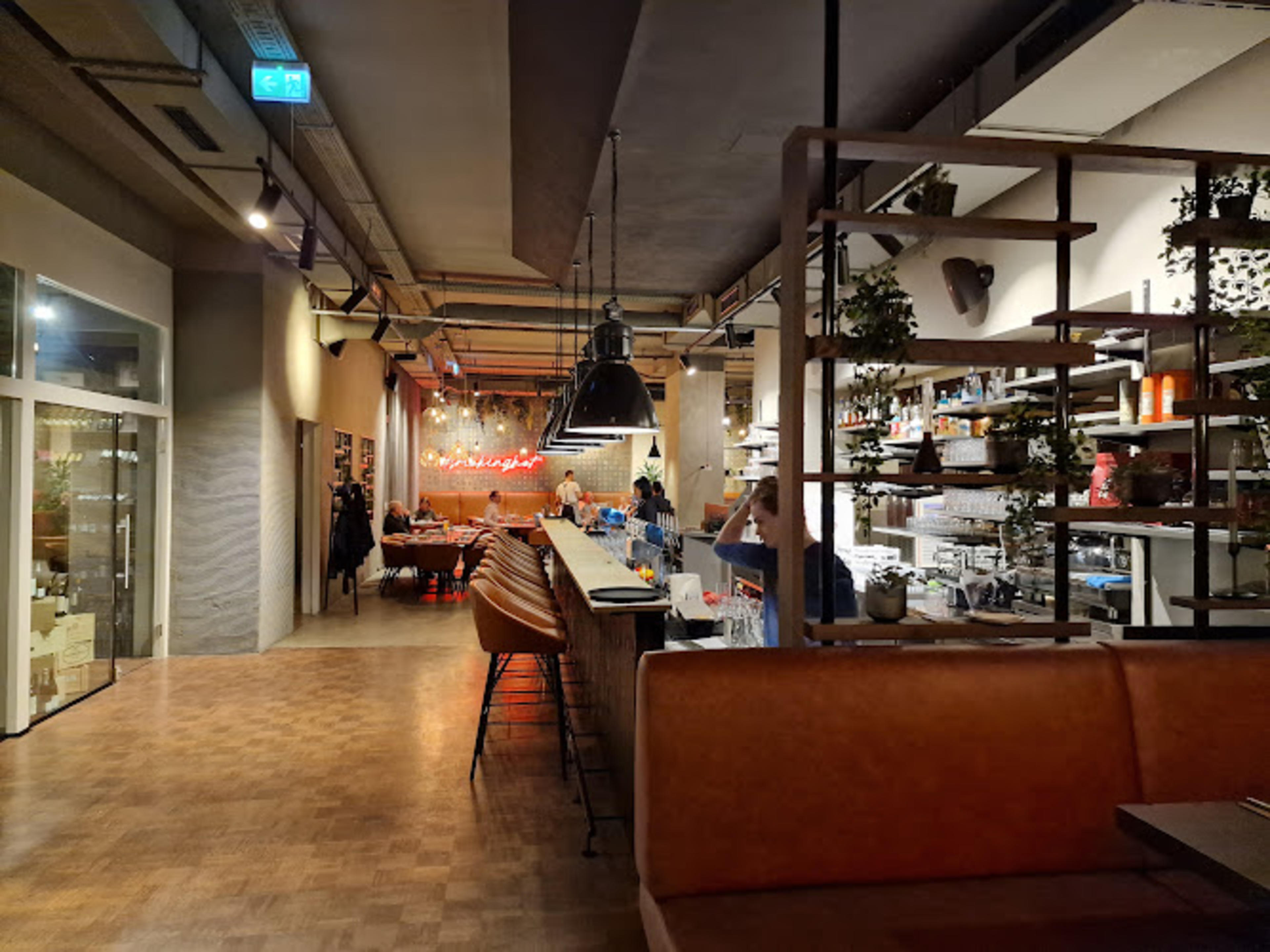 Oak 107 Smokehouse