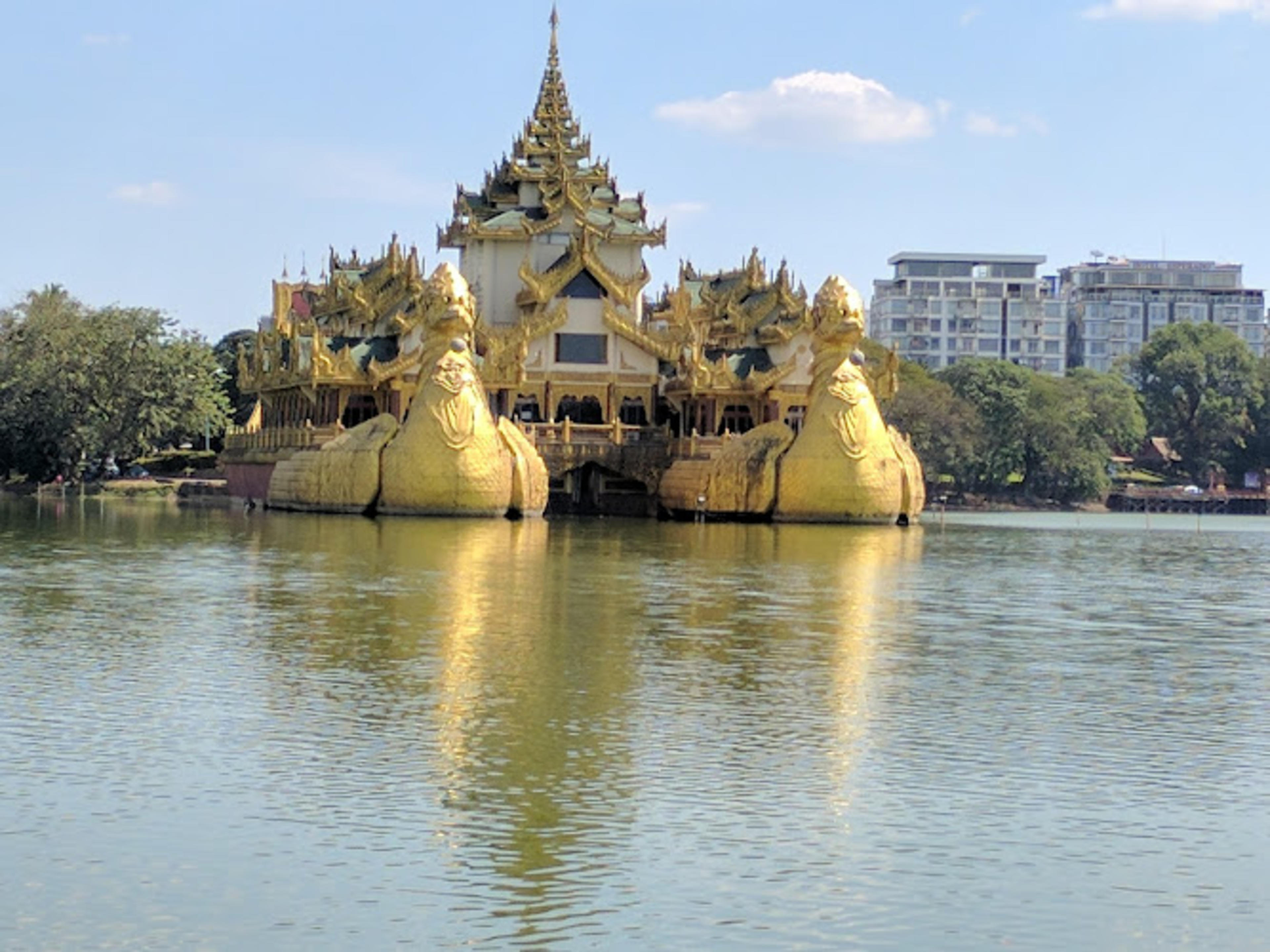 General Aung San Park