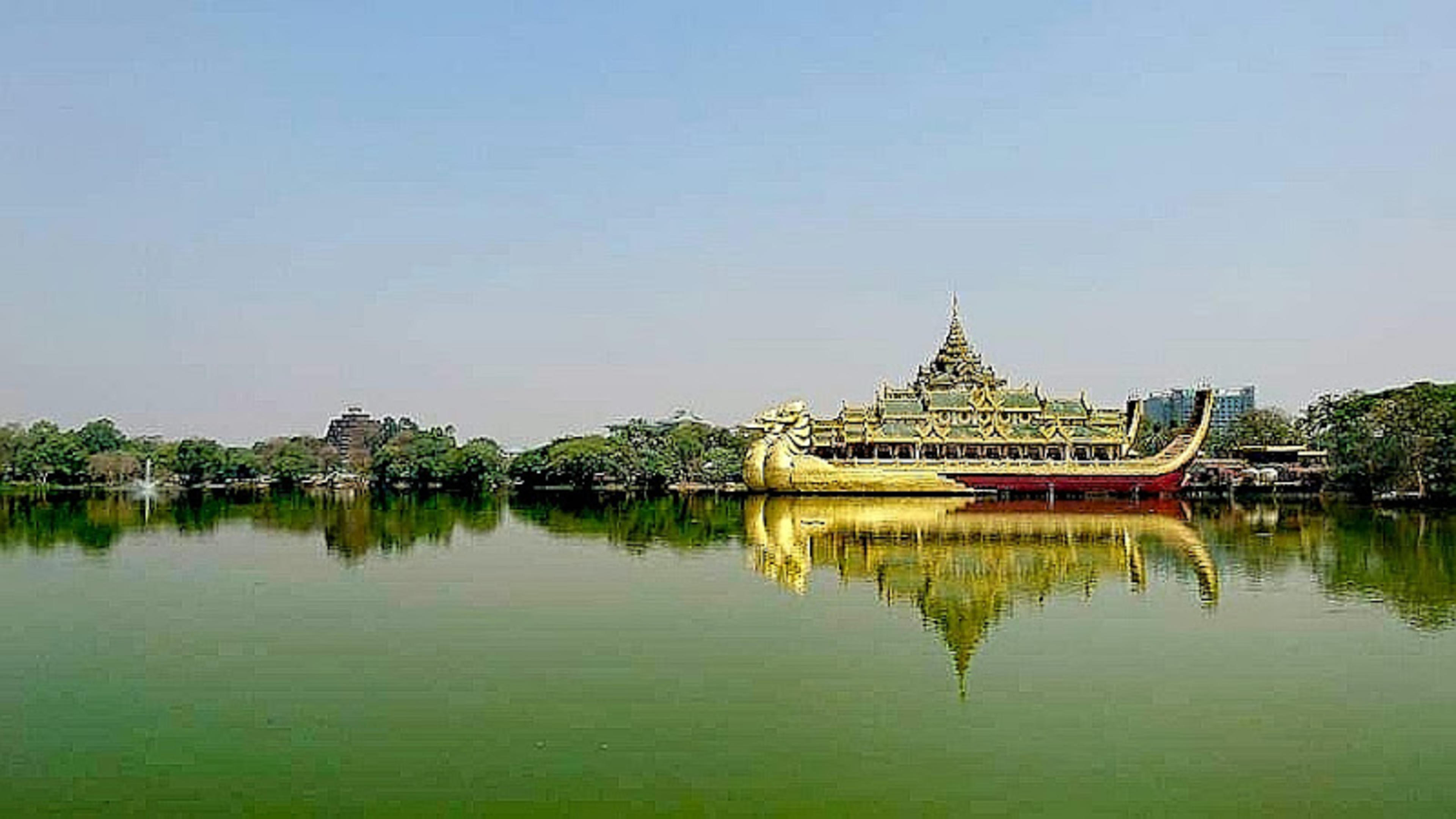 Kandawgyi park