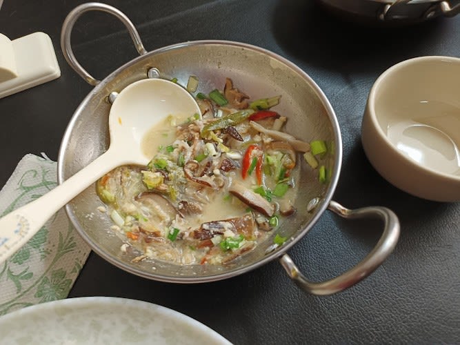 Lhenzom Pure Vegetarian Hotel