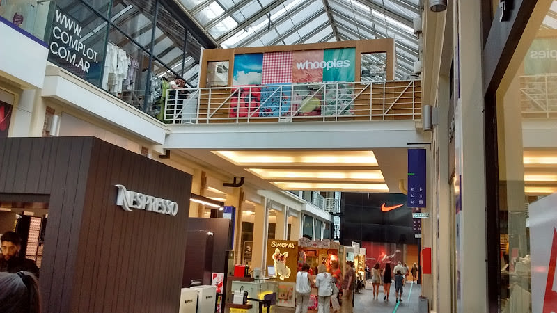 El Solar Shopping