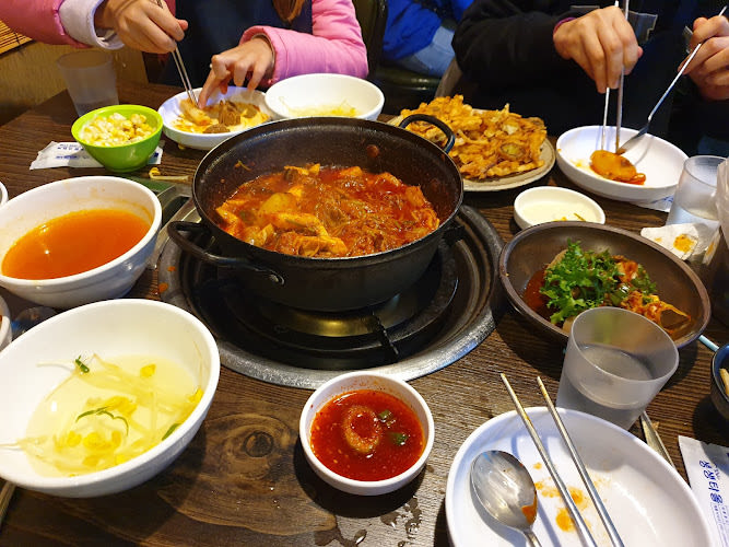 Sinchon Yangpuni, Seomyeon