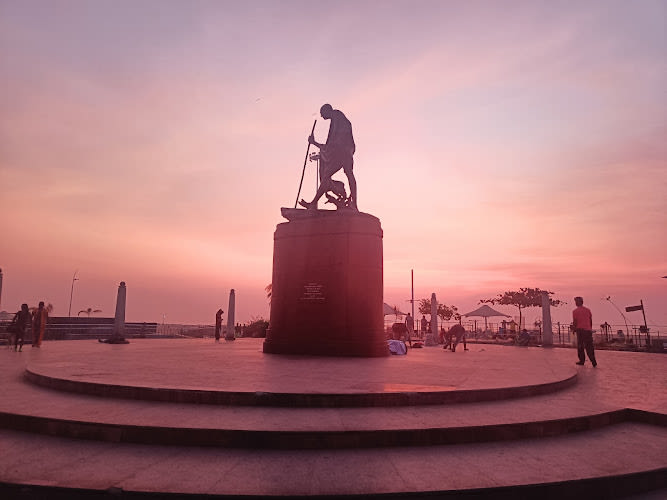 Mahatma Gandhi Statue