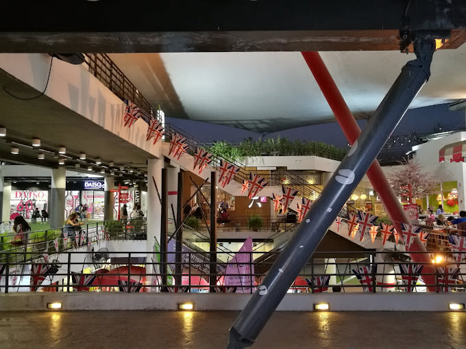 อาคารพาณิชย์ Star Avenue Lifestyle Mall