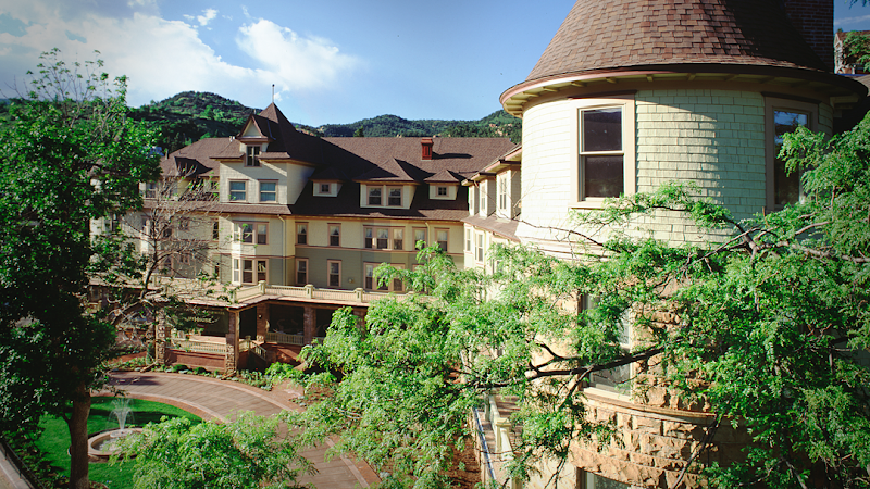 The Cliff House at Pikes Peak
