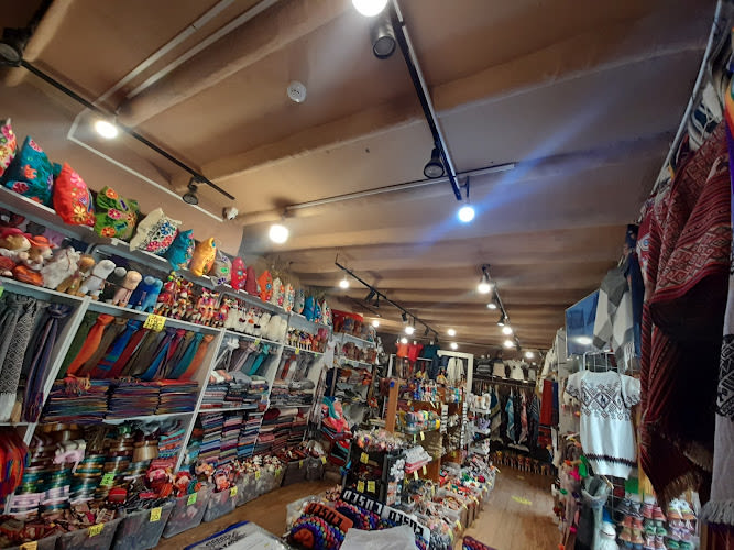ASUNTA- Souvenir Shop