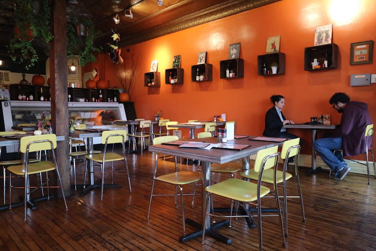 Mudgie's Deli and Wine Shop
