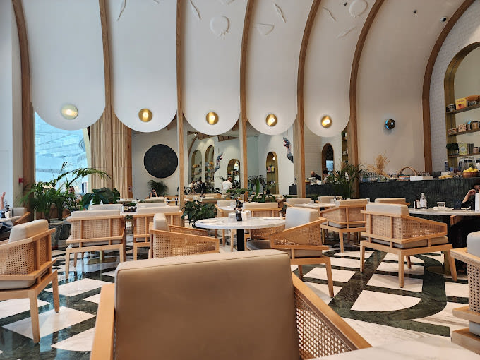 Table Otto - Dubai Mall
