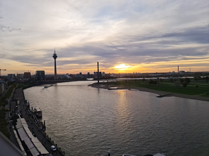 Rheinuferpromenade