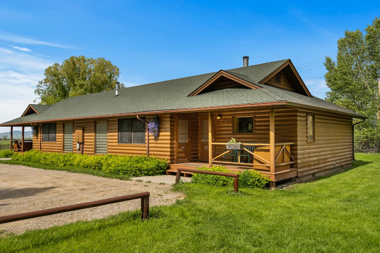 El Western Cabins & Lodges