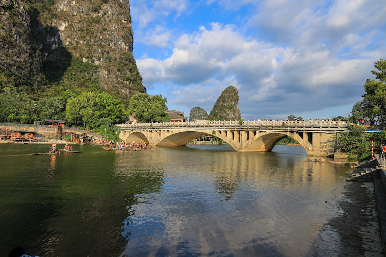 Yangshuo Mountain Retreat
