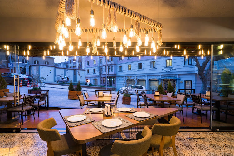 Mivan Restaurant & Cafe