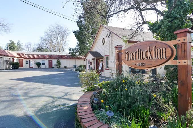 River Rock Inn & Deli Garden Cafe