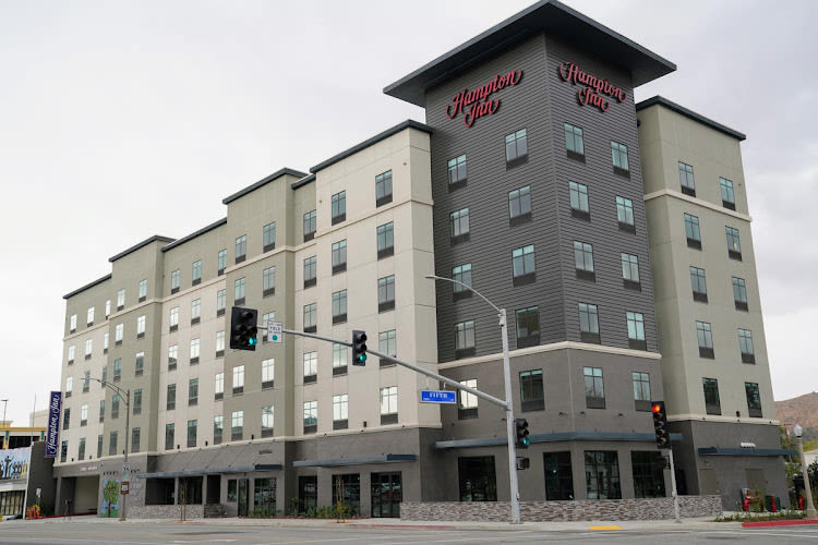 Hampton Inn Riverside Downtown