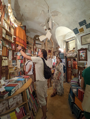 Atlantis Books E.E.