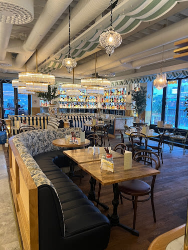 BASTA - Italiensk restaurang (Åhléns City)