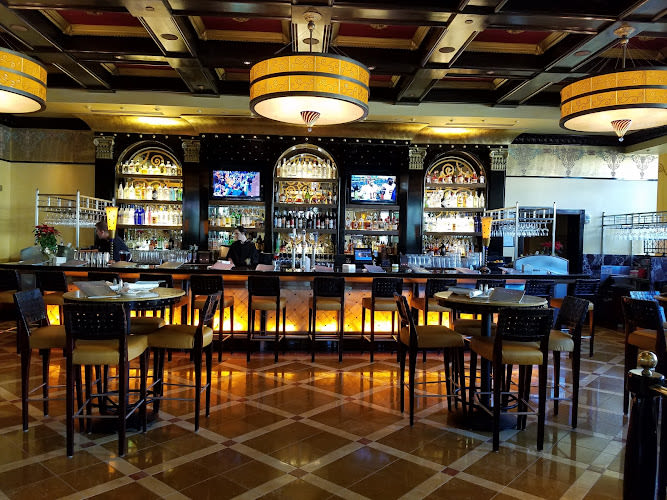 Grand Lux Cafe