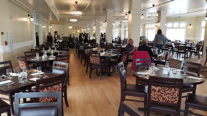 Lake Yellowstone Hotel Dining Room