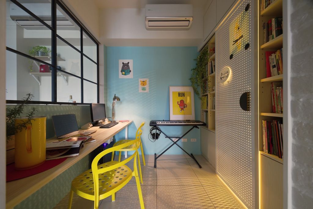 Yellow-desk-chairs