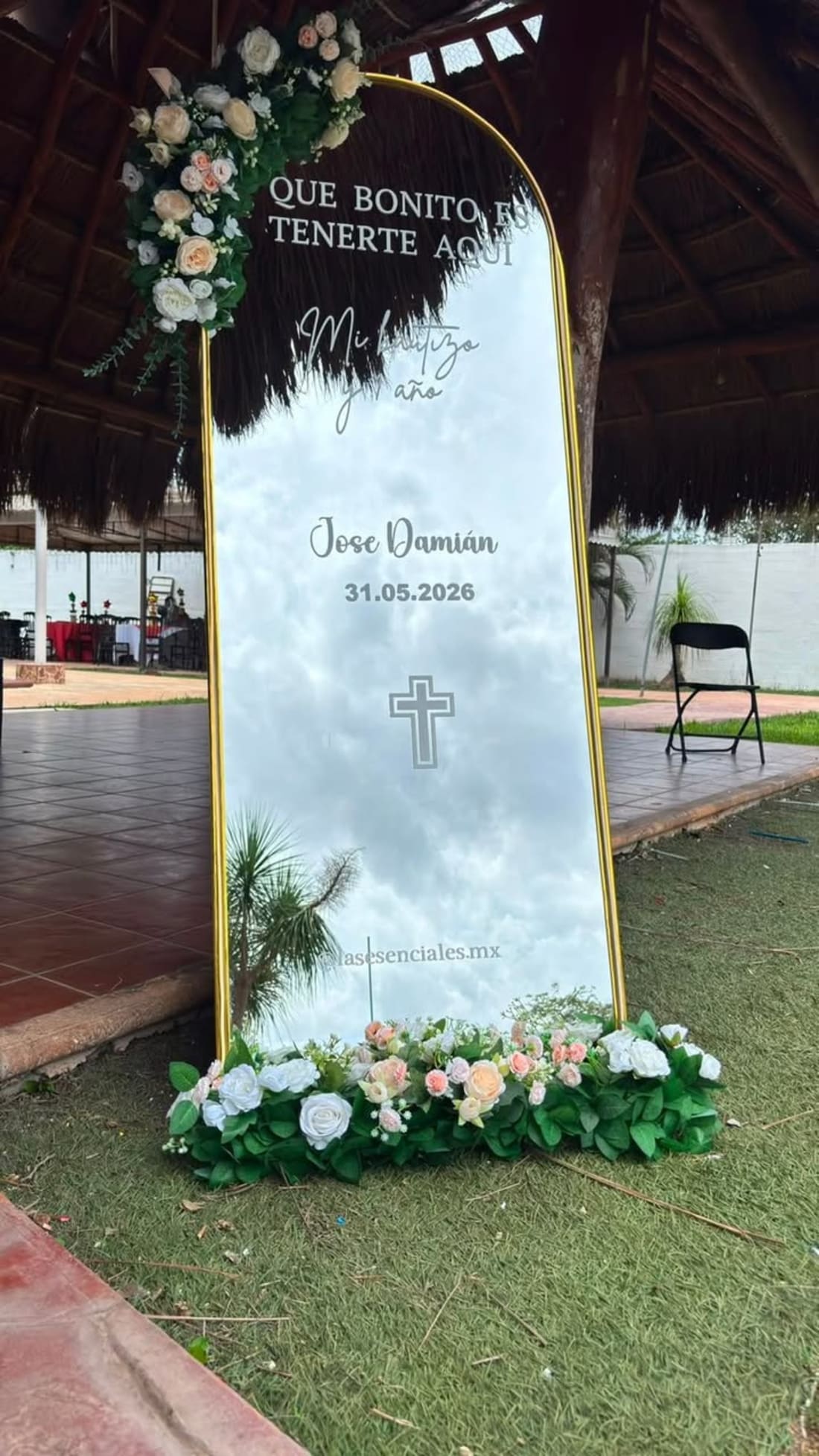 Las Esenciales.mx - Renta de Espejo Personalizado para Eventos