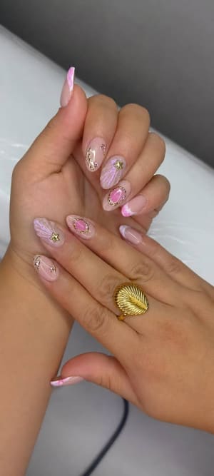 Aby STUDIO NAILS & CO - Servicios de Uñas
