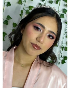 Valeria Makeup Artist - Maquillaje y peinados profesionales