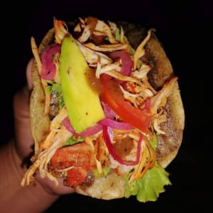 Joys Osalde - Panuchos de pollo y huevo