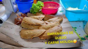 Maribel Dzul - Empanadas, panuchos y aguas en Colonia María Luisa